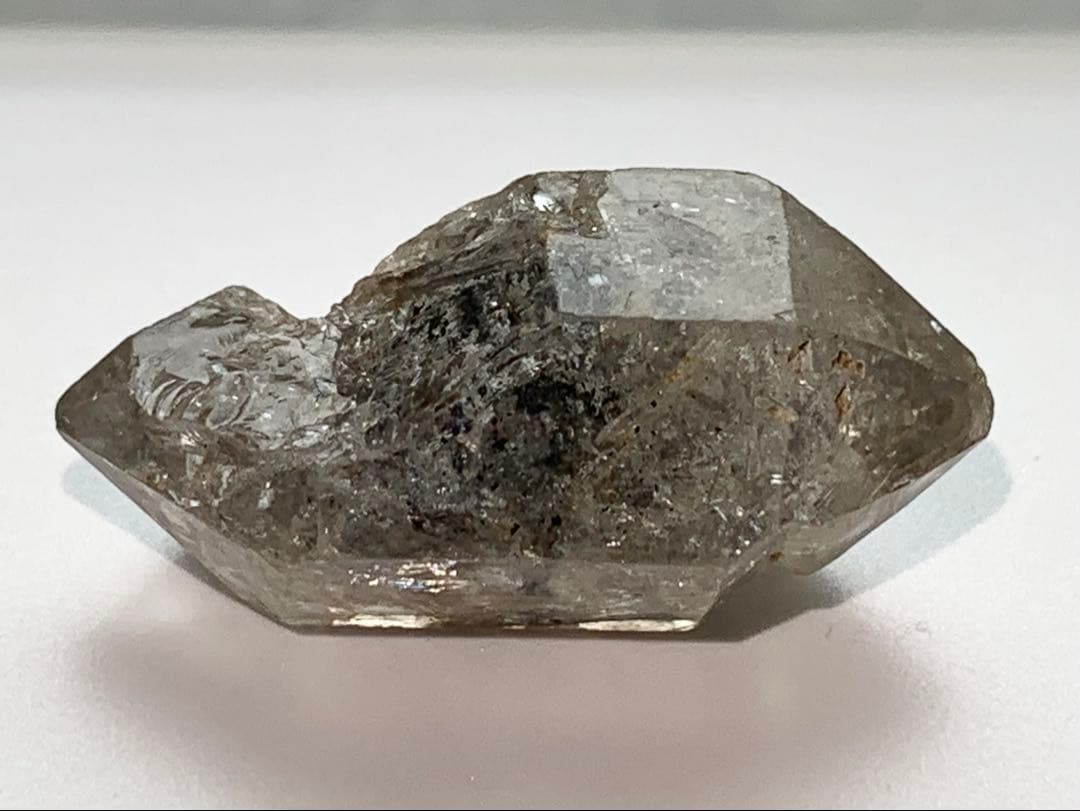 高波動】 ロシア産 フェナカイト Bクラス 38.9ct J1225 - メルカリ