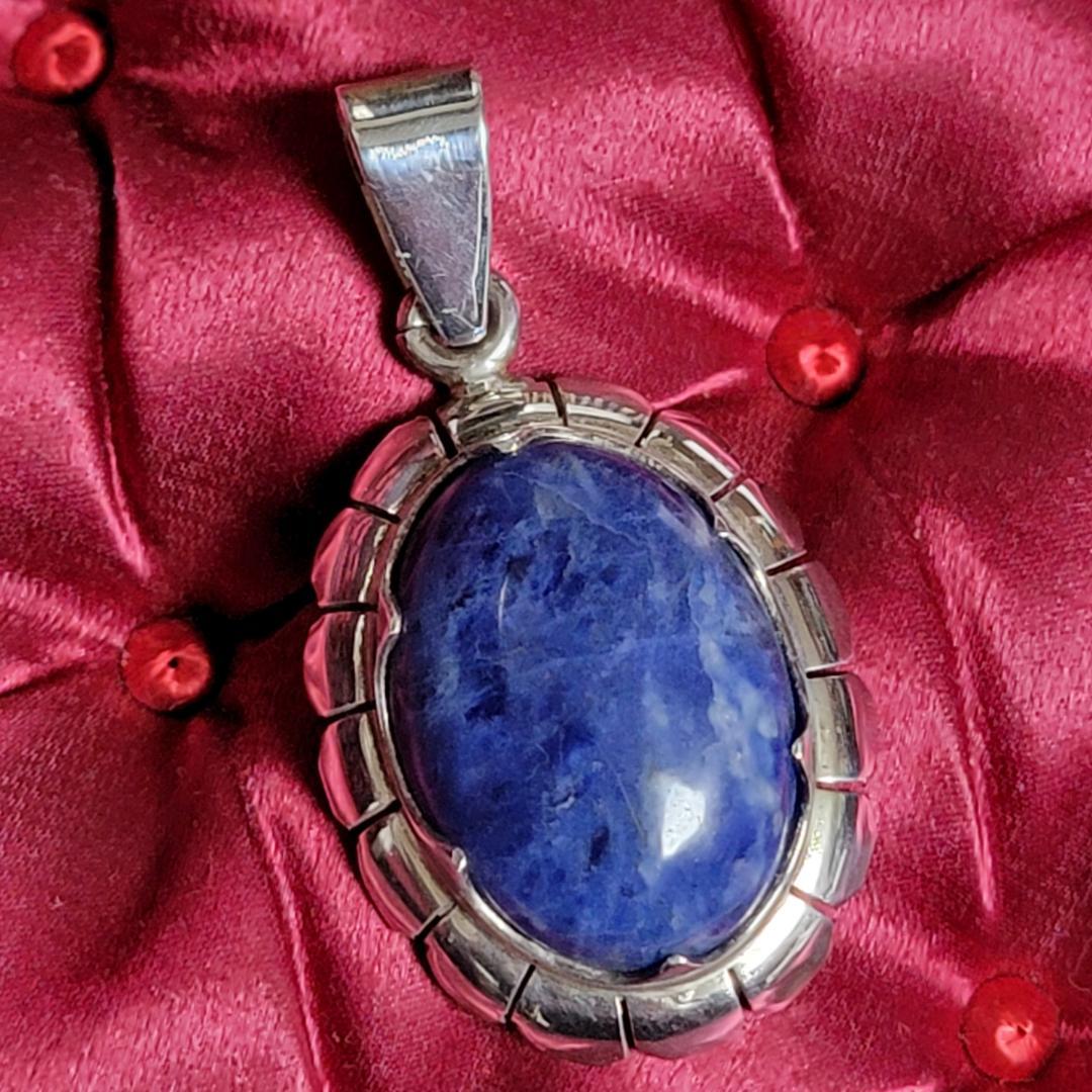 メキシカンジュエリー ソーダライトのシルバーペンダントトップ 950 925 ソーダライト オーバルシェイプ ペンダントトップ シルバー925（sv-771