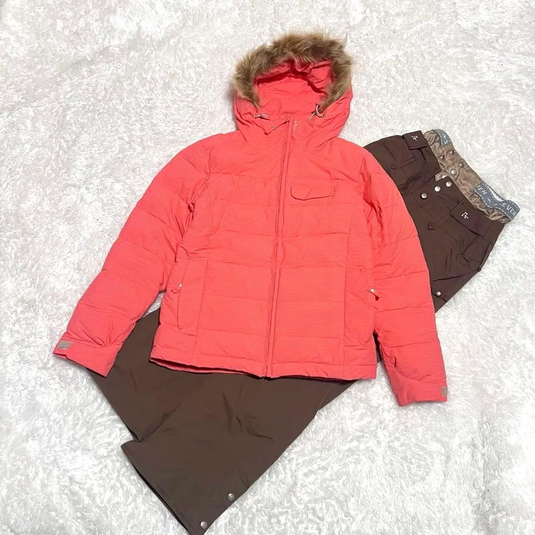 スキーウェア　DESCENTE スノーウェア　セットアップ　スノボウェア DESCENTE スキーウェア 130 スノボ 上下 ロゴ ワッペン デサント