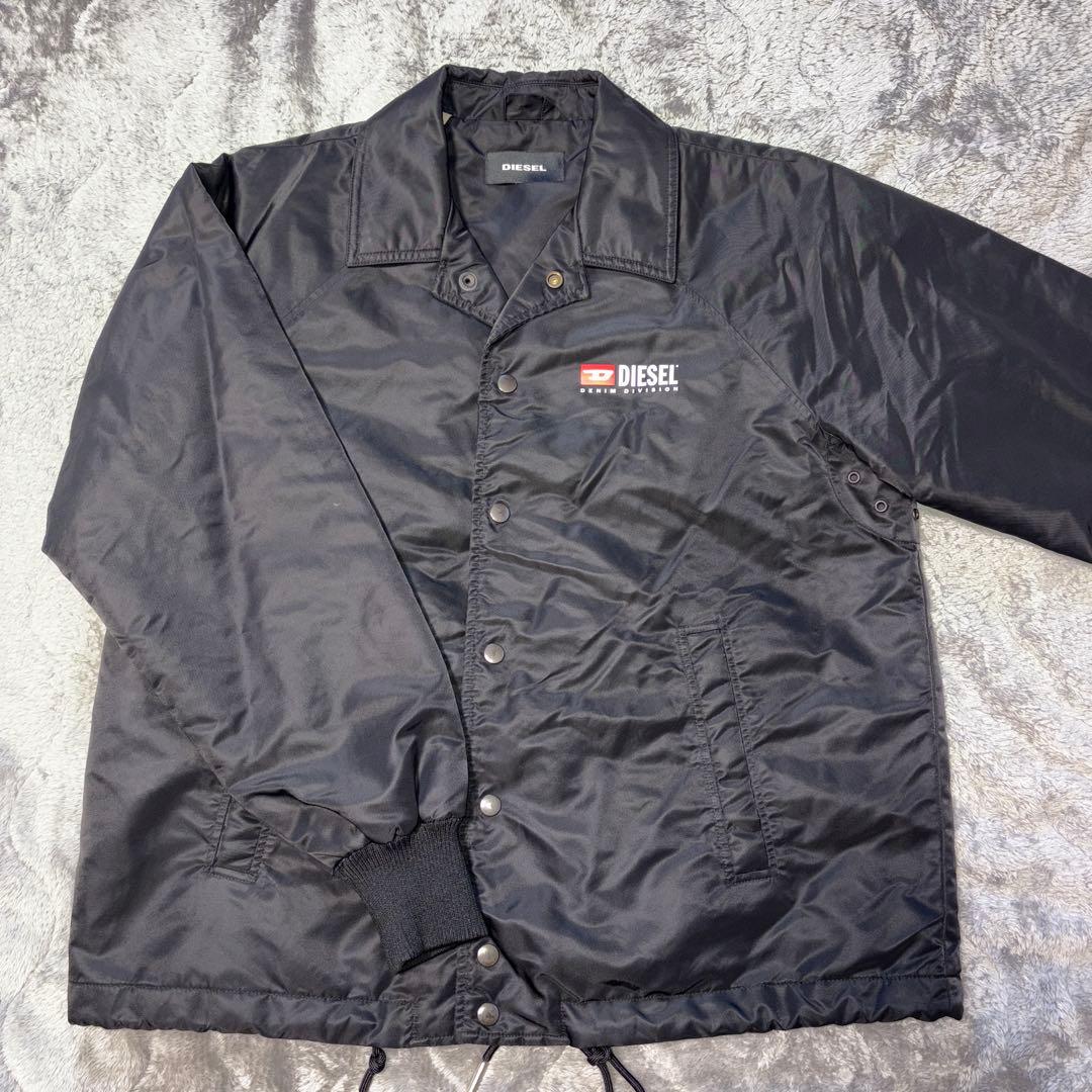 ディーゼル⚫︎DIESEL⚫︎コーチジャケット⚫︎中綿⚫︎S⚫︎美品 DIESEL（ディーゼル）の「刺繍ロゴ スリーブラインコーチジャケット「J