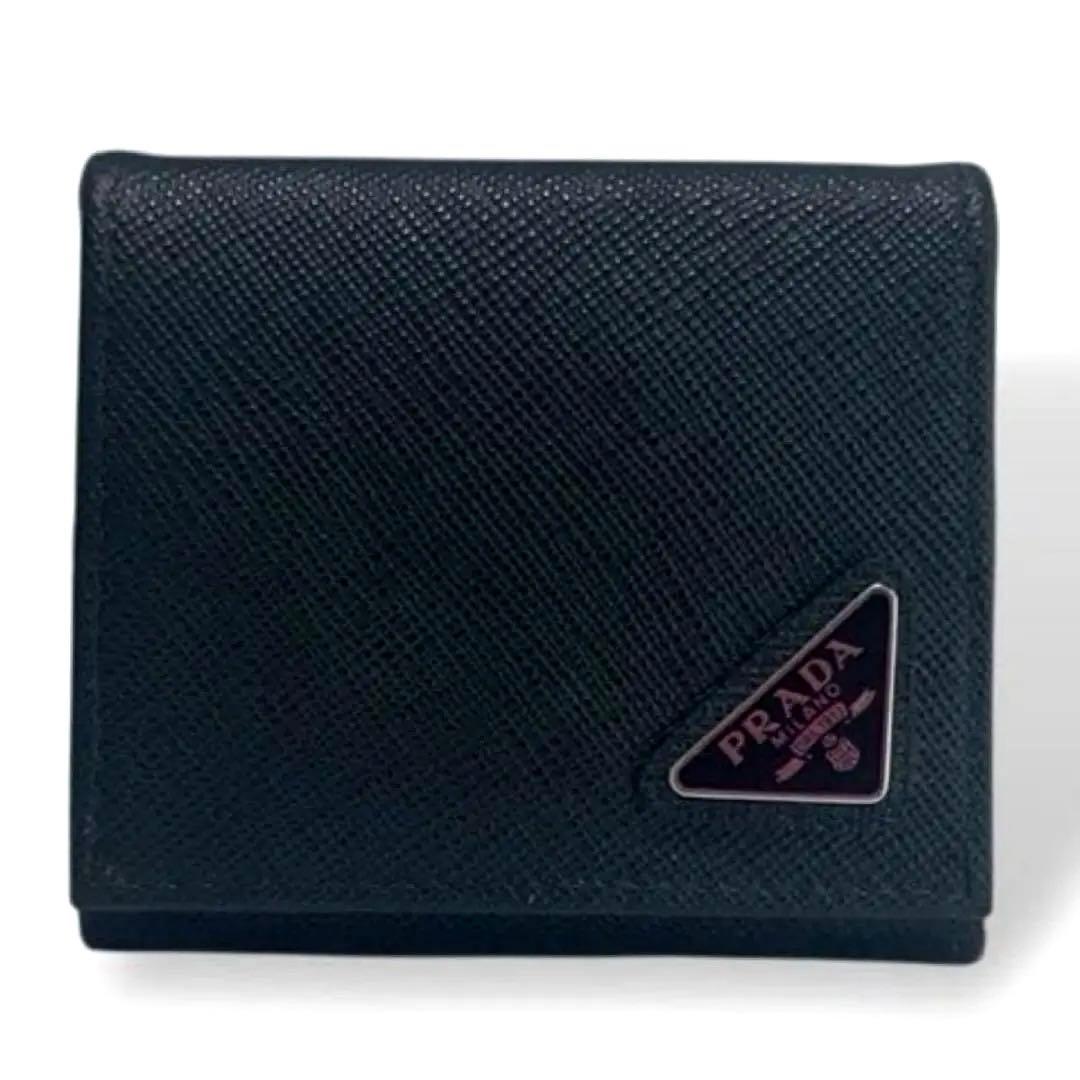 極美品 現行 プラダ ケース 三角ロゴ レザー サフィアーノ ブラック 楽天市場】極美品 プラダ PRADA 三角ロゴ 三つ折り財布 サフィアーノ